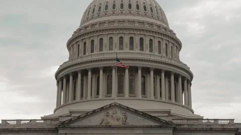 Daytime close-up shot of US Capitol Building in Washington, DC Stock-Footage 245752897