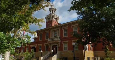 Daytime Establishing Shot Small Town Municipal Building Vídeo Stock 79839149