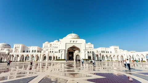 Daytime hyperlapse of Qasr Al Watan Presidential Palace in Abu Dhabi under clear 스톡 동영상 320164053
