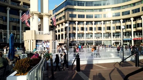 DC Waterfront Iceskating Timelapse 動画素材 157609352