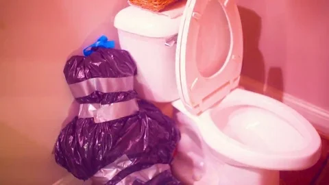 Dead body corpse wrapped up Video stock 69194621