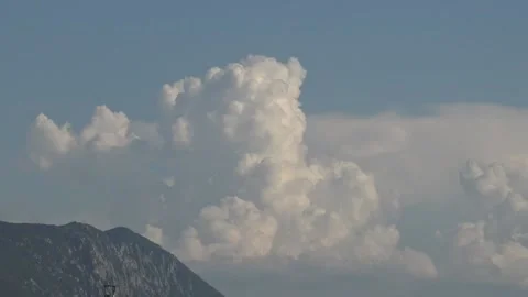 Death of cumulonimbus cloud timelapse Stock Footage 159074399