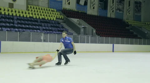 Death Spiral Element of Pair Skating Video stock 35273661