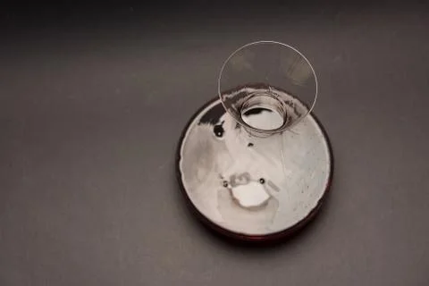 Decanting red wine Foto stock