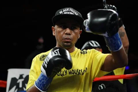  December 2 2017 Madison Square Garden MSG Fight Night Action Oscar Negret... Stock Photos
