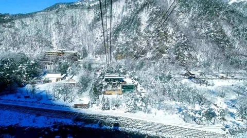 December 28, 2016, way cable cars down. Seoraksan National Park. 스톡 동영상 145572900