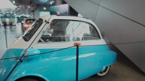 December 28, 2022. Munich. Germany. Ein perfekt restaurierter Oldtimer BMW Stock Footage 337661651