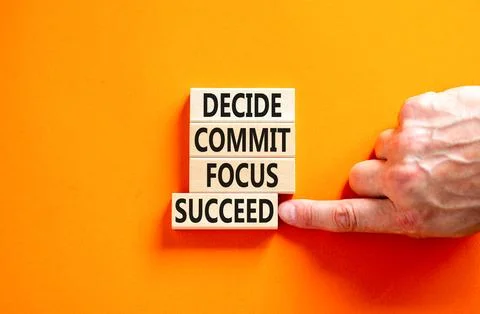 Decide commit focus succeed symbol. Concept word Decide Commit Focus Succee.. Foto stock