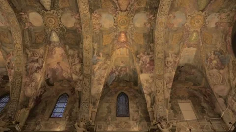 The Decorated Ceiling and Chapels at San Nicolás de Bari and San Pedro Mártir Stock-Footage 302191130