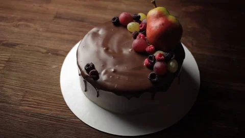 Decorated delicious cake Vidéo 77921235