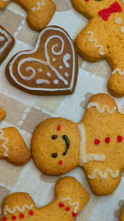 Decorated gingerbread men Stock Footage 294420848