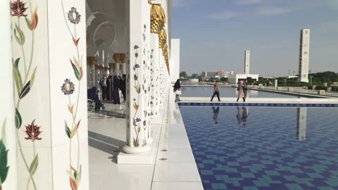 Decorated marble columns of Sheikh Zayed Grand Mosque in Abu Dhabi, UAE Stock Footage 181851462