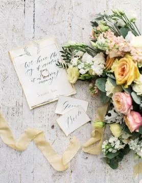 Decorated wedding composition on the table with beautiful flowers and words Fotos Stock