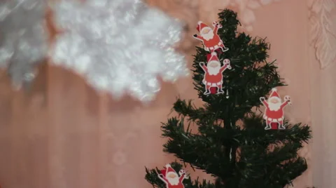 Decorates The Christmas Tree Stock-Footage 47708692