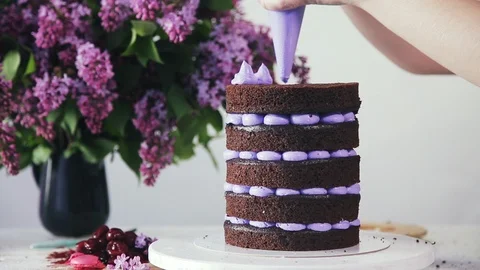 Decorating big cake for wedding or birthday party. Stock Footage 102042606