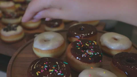 Decorating donuts Vidéo 160503548