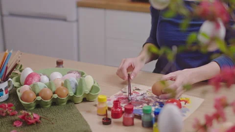 Decorating easter eggs Stock Footage 176012769