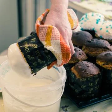 Decoration of Easter cakes 스톡 사진