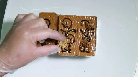 Decoration process - small cakes 스톡 동영상 51310054