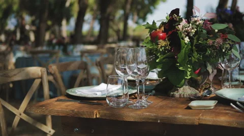 Decorations and Serving of a Wedding Banquet Vídeo Stock 59837737