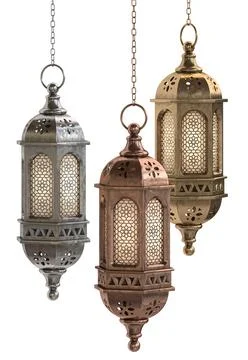 Decorative copper, brass and silver arabic lanterns isolated on white backg.. 库存插图