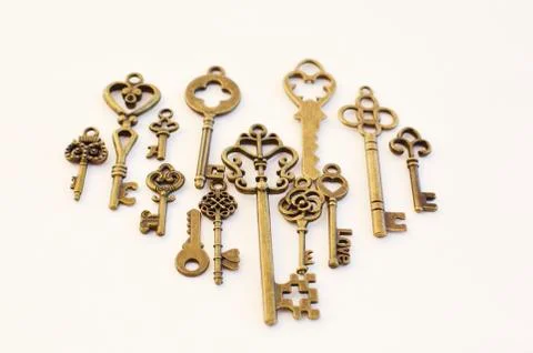 Decorative keys of different sizes, stylized antique. 库存照片