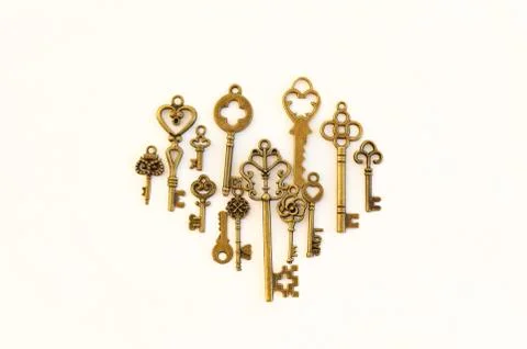 Decorative keys of different sizes, stylized antique. 库存照片