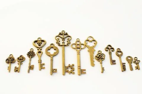 Decorative keys of different sizes, stylized antique. 库存照片