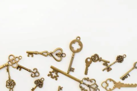Decorative keys of different sizes, stylized antique. 库存照片