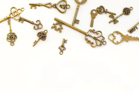 Decorative keys of different sizes, stylized antique. 库存照片