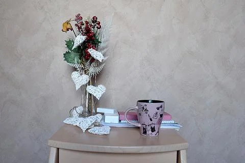 Decorative lamp on the bedside table. Foto stock