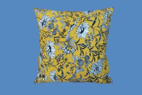 Decorative pillow with flower pattern. Foto stock