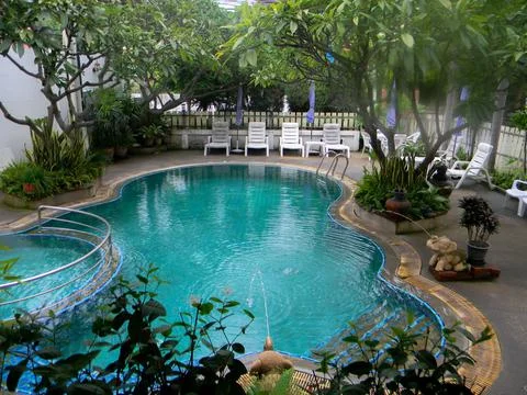 Decorative pool with figures Foto stock