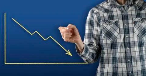 Decrease of business plan graph, hand paint a lines 스톡 사진