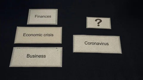 Decrease in income during quarantine. 库存影片 128490102