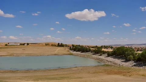 Decrease in water levels due to global warming, global warming and drought, 库存影片 137764810