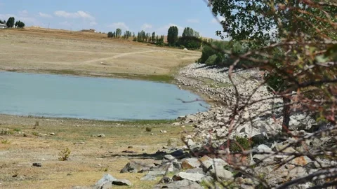 Decrease in water levels due to global warming, global warming and drought, 库存影片 137764823