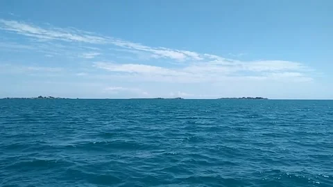 Deep Blue Sea 動画素材 130798494