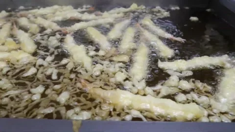 Deep Frying Crispy Shrimp Tempura Prawns in Hot Boiling Oil Stock-Footage 343028844
