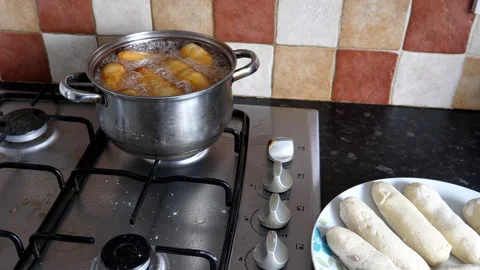 Deep frying meat rolls 库存影片 249455503