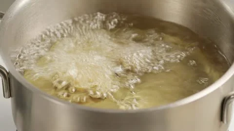 Deep-frying prawns in batter Video stock 24664769