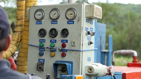 Deep ground drilling machine Stock Footage 92501598