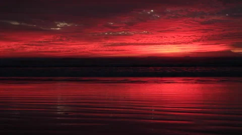 Deep Red Sunset over Morro Bay Vídeo Stock 46023228