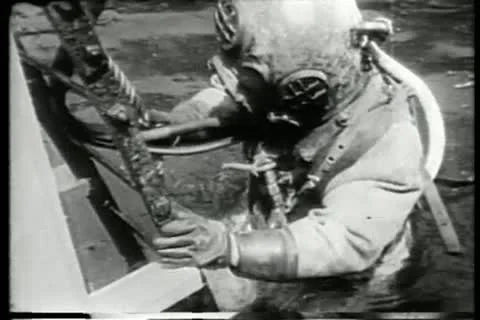 Deep sea diver underwater Stock Footage 11353136