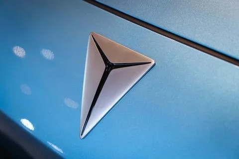 Deepal logo three quarter view at ECAR Show Lisbon Portugal Foto stock
