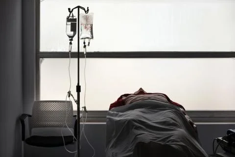 Defibrillator on a dummy doll for practice. Cpr dummy for training purposes Foto stock