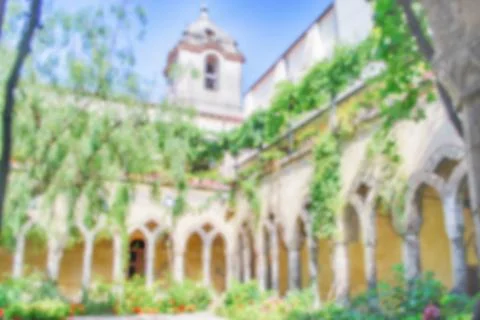 Defocused background, cloister of San Francesco church in Sorrento, Italy Stock-Fotos