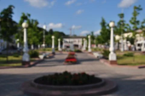 Defocused background. No focus, a view of the city square with lanterns. Fotos de archivo