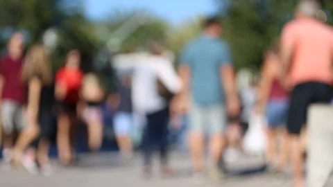 Defocused Blurred Background flow of many people outdoor. 스톡 동영상 121921209