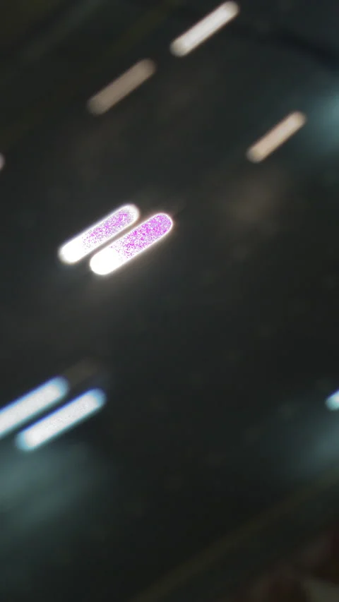 Defocused car light trails at night, abstract blur 库存影片 340471502